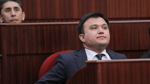 “Konstitutsiyaviy komissiya Qoraqalpog‘istondagi holatga doir rasmiy munosabatini beradi” – Odiljon Tojiyev