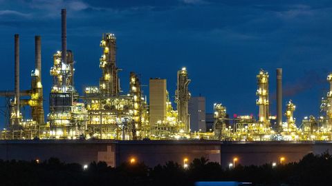 Шарқдан Европага нефть етказиб бериш ҳажми 90 фоизга ошди