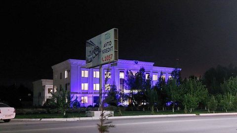 Навоийда солиқ бошқармасида ходимлар иш вақти бошланишидан 2 соат аввал ишга чақирилгани айтилмоқда