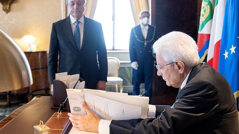 Italiyada muddatidan oldingi parlament saylovlari 25-sentabrga belgilandi