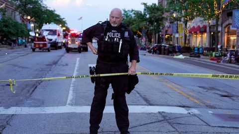 Chikagodagi otishmada gumonlanuvchi qo‘lga olindi. Bayden qurolli zo‘ravonlikka qarshi kurashni davom ettirishga va’da berdi