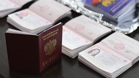 Путин барча украиналиклар учун соддалаштирилган тартибда Россия фуқаролигини олиш ҳуқуқини жорий қилди