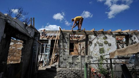 Fitch Ukraina reytingini defoltdan oldingi darajaga tushirdi