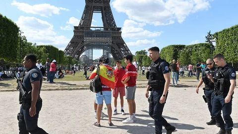 Eyfel minorasi zang bilan qoplangani tufayli jiddiy ta’mirga muhtoj — OAV