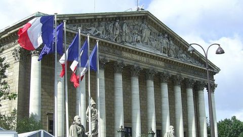 Fransiya hukumatiga yangi vazirlar tayinlana boshladi