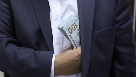 Buxoroda aka ukasiga tegishli yer maydonini yashirin tarzda 120 ming dollarga sotayotganda qo‘lga olindi