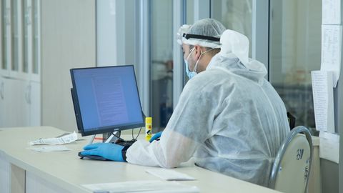 O‘zbekistonda koronavirus bilan kunlik kasallanishlar soni yana pasaydi