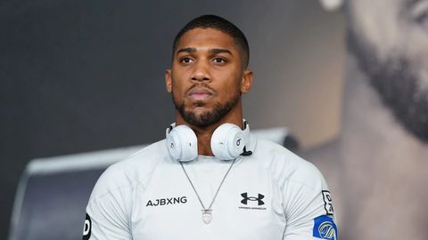 Энтони Жошуа бокс тарихидаги энг яхши оғир вазнли жангчи номини айтди