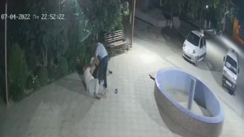 Andijonda fuqaro shifokorni urib, tan jarohati yetkazdi (video)
