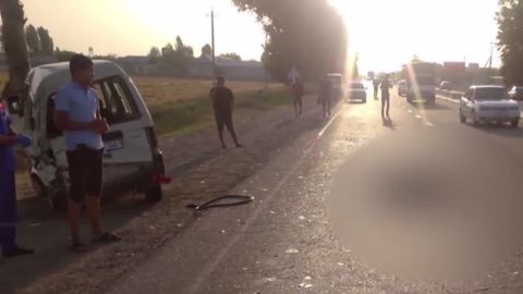 Samarqandda buzilib qolgan Damas’ni itarib ketayotgan haydovchini yuk mashinasi urib ketdi