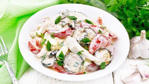 Qovoqcha, pomidor va tuxum qo‘shib tayyorlanadigan xushta’m salat retsepti