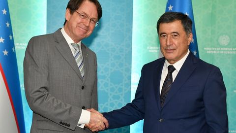 Владимир Норов Буюк Британия элчиси Тим Торлотни қабул қилди