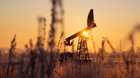 Нефть нархи олти ойлик энг паст даражага тушди