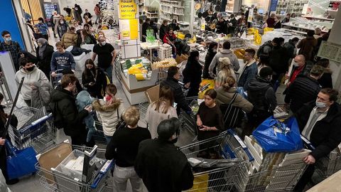 Дефляция тезлашган: Россияда йил бошидан бери нархлар 10,5 фоизга ошди