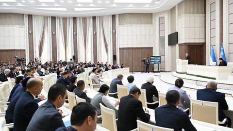 Shavkat Mirziyoyev Qoraqalpog‘istonda Investorlarga ko‘mak markazini tashkil etish topshirig‘ini berdi