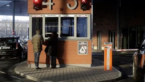 Эстония Шенген визаси бўлган россияликлар учун ўз чегарасини ёпади