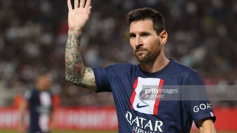 Лионель Месси фаолиятидаги совринлар сонини 41 тага етказди. Фақат бир футболчи бу борада ундан олдинда