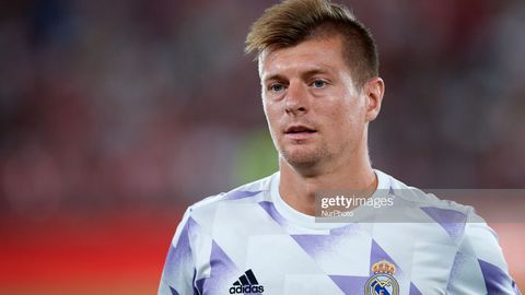Toni Kroos faoliyati davomida to‘qnash kelgan eng kuchli futbolchilarni sanadi