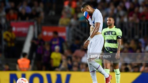 Обамеянгнинг уйига тушган ўғрилар футболчини жароҳатлаган. Энди у камида бир ой майдонга туша олмайди