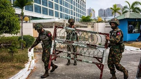 Myanmada harbiylar favqulodda holat tartibini yana 6 oyga uzaytirdi