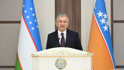 Президент: Қорақалпоғистон халқининг оғирини енгил қилишга қаратилган ишларни бундан кейин ҳам давом эттирамиз