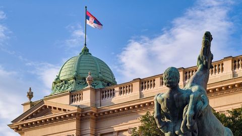 Черногория парламенти ҳукуматга нисбатан ишончсизлик вотумини эълон қилди