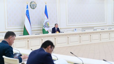 Shavkat Mirziyoyev ichki bozor 25 turdagi oziq-ovqat mahsulotlari importiga bog‘lanib qolayotganini tanqid qildi