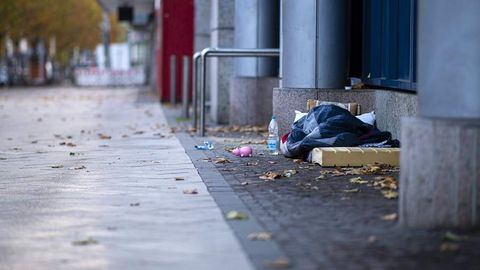 Germaniya prezidenti mamlakatda uysizlar soni ortib borayotganidan ogohlantirdi