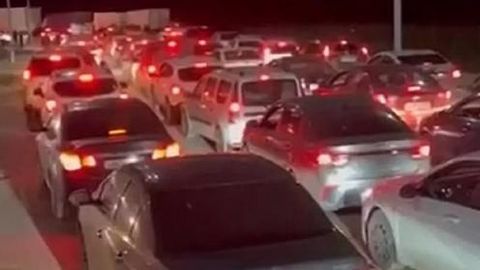 Qozog‘iston rossiyaliklarning mamlakatga kirishini cheklamaslikka va’da berdi. Chegaradagi tirbandliklar davom etmoqda