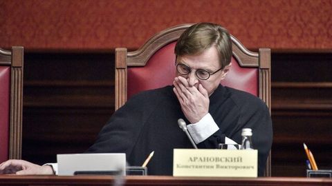 Rossiyadagi senzura haqida gapirgan sudya iste’foga chiqarildi. U Rossiya SSSRning “vorisi” emasligini ta’kidlagan edi