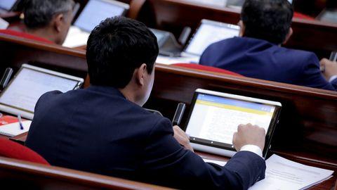 Қонунчилик палатаси депутатлари «Йўл ҳаракатини ташкил этиш тўғрисида»ги қонунни биринчи ўқишда қабул қилди