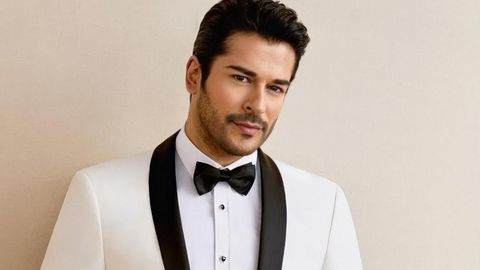 Турк актёри Бурак Ўзчивит такаббурлиги учун жарима тўлади