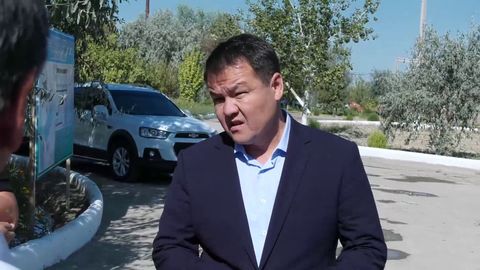 “Oyog‘imiz yerdan uzilgan” — Qoraqalpog‘istonning yangi rahbari mas’ullarni tanqid qildi (video)