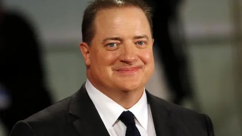 Брендан Фрэйзерни «Кит» фильмидаги роли учун Венеция кинофестивалида 6 дақиқа олқишлашди. Актёр кўз ёшларини тия олмади (видео)