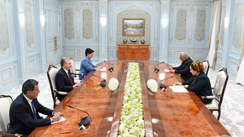 Шавкат Мирзиёев Туркманистон парламенти раҳбари билан учрашди