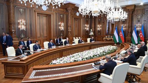Shavkat Mirziyoyev va Ilhom Aliyev avtomobilsozlikda qo‘shma loyihalarni amalga oshirish mavzusini muhokama qildi