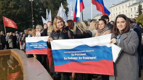 Rossiyada talabalar va davlat xizmatchilari “referendum”larni qo‘llab-quvvatlovchi namoyishlarga jalb qilinmoqda