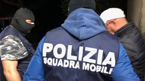 Sitsiliyada mafiyaga aloqadorlikda gumon qilingan 35 kishi hibsga olindi