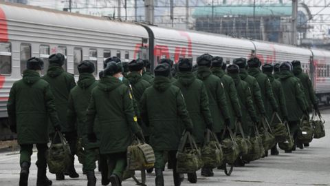 Россияда сафарбарликка қарши петицияни ўн минглаб одамлар имзолади