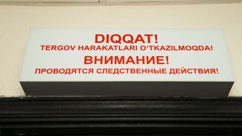 Farg‘onada o‘qishga kiritib qo‘yish uchun fuqarodan 2 ming dollar olgan shaxs ushlandi