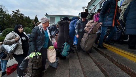Курск маъмурияти вилоят марказлари ўққа тутилиш эҳтимоли сабабли хандақлар тайёрлашга чақирди