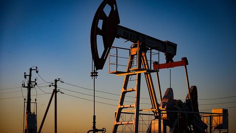 ОПЕК+ давлатлари кунлик нефть қазиб олиш ҳажмини 2 миллион баррелга қисқартиради. Бунинг оқибатлари ҳақида таҳлил