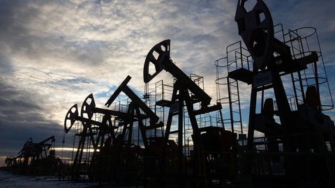 ОПЕК+ нефть қазиб олиш ҳажмини 1 миллион баррелга қисқартирмоқчи