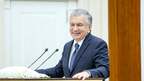 President Shavkat Mirziyoyev congratulates Uzbek people on national language day