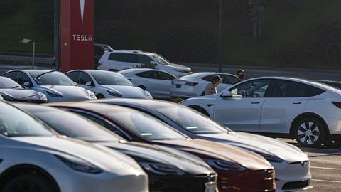 Tesla учинчи чоракда рекорд даражада &mdash; 344 мингта электромобиль етказиб берди
