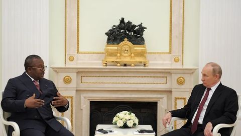 Кремль: Путин Гвинея-Бисау президенти орқали Зеленскийга мурожаат йўлламаган