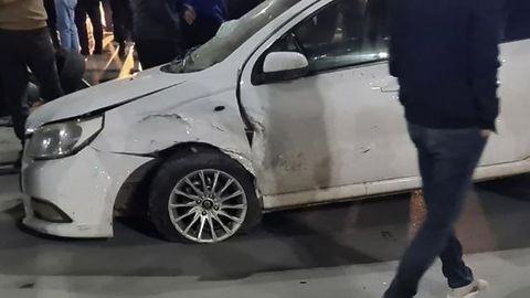 Фарғонада Nexia-3 тўртта машинага бориб урилди