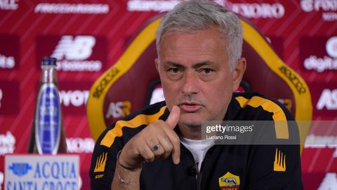 Жозе Моуриньо: «Ғалабага лойиқ эмаслигини ҳис қилиб турган бўлсам ҳам ‘Наполи’ни табриклайман»