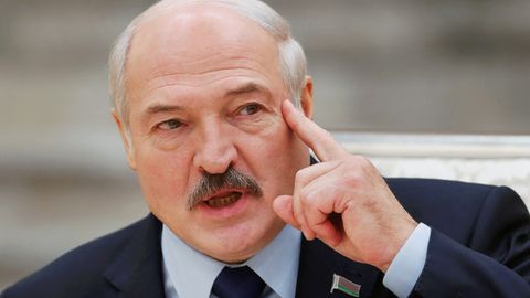 «Ҳамма сафарбар қилинсин» — Лукашенко йиғим-теримга мактаб ўқувчилари, талабалар, ишчилар ва давлат хизматчилари жалб этилиши кераклигини айтди