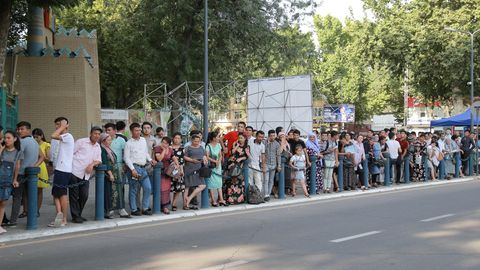 Ўзбекистонда эркаклар аёллардан кўп. Фарқ — 300 минг нафар